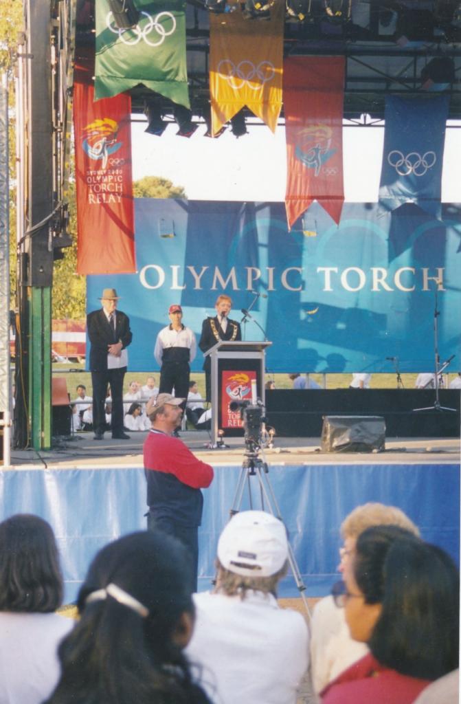 PRS118_095_001: Lord Mayor Lorraine Wearne at Parramatta Olympics Festival, 2000 (City of Parramatta Council Archives)