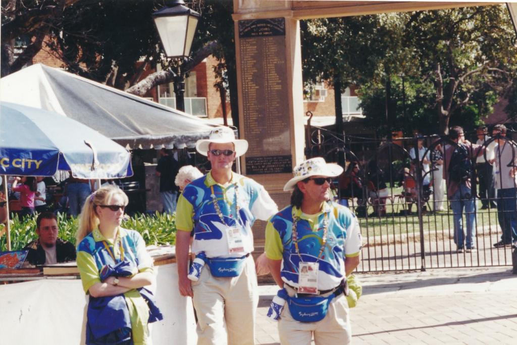 PRS118_096_001: Official volunteers at Parramatta Olympics Festival, 2000 (City of Parramatta Council Archives)