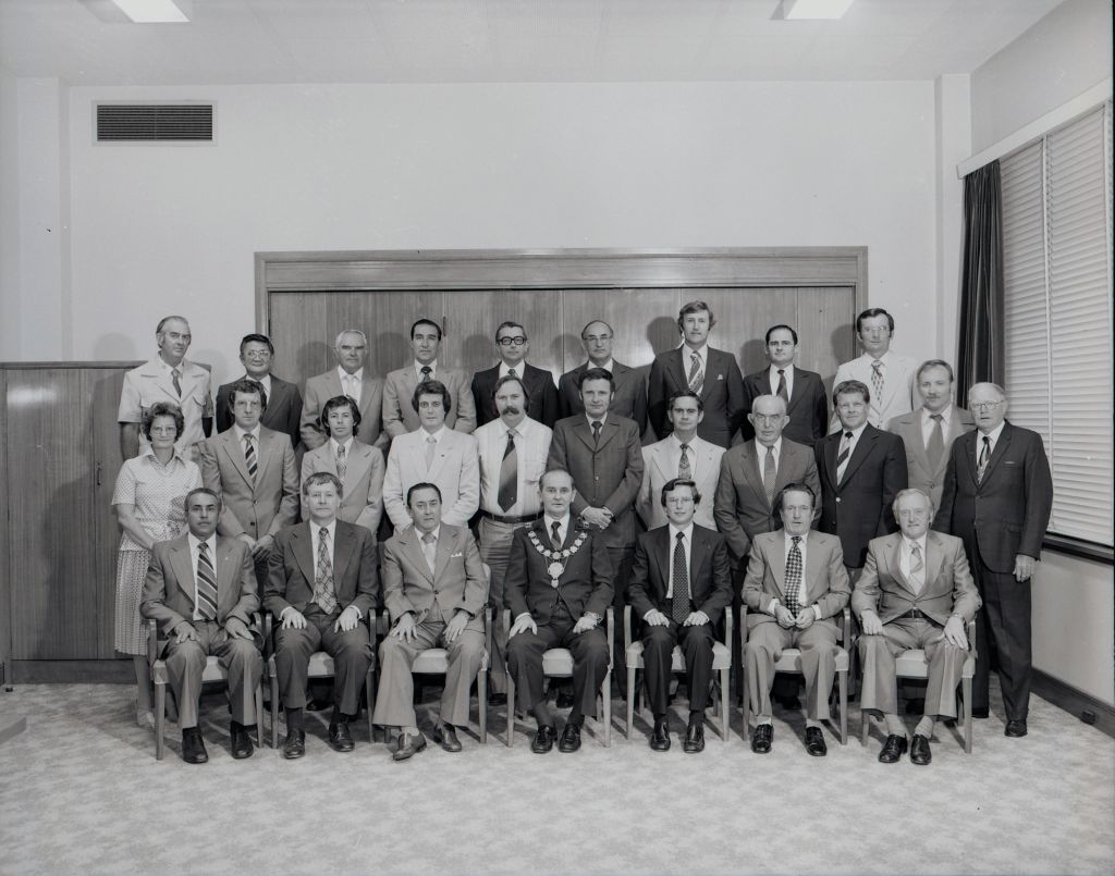 Parramatta City Council Alderman and Staff, group photo. 1980. City of Parramatta Archives: ACC002/037/002