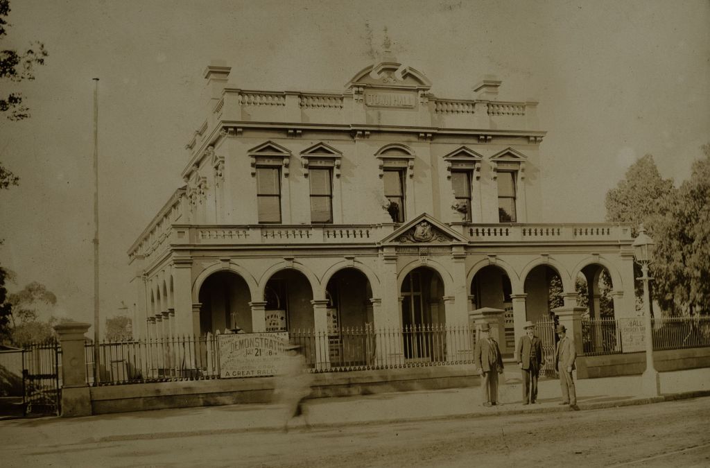 Parramatta Town Hall, circa 1900. City of Parramatta Local Studies Library: LSP00156