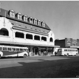 Photograph - Exterior of the the Parramatta Hotel showing the Parramatta Beecroft and Dundas Valley buses. 1961. City of Parramatta Archives: PRS110/010/018