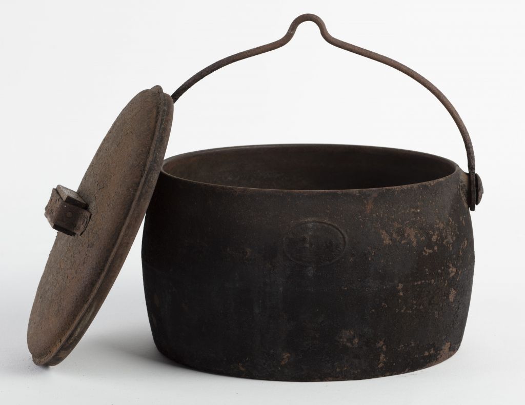 Cast iron pot - Bill Gay collection (ID: ACC174.005)