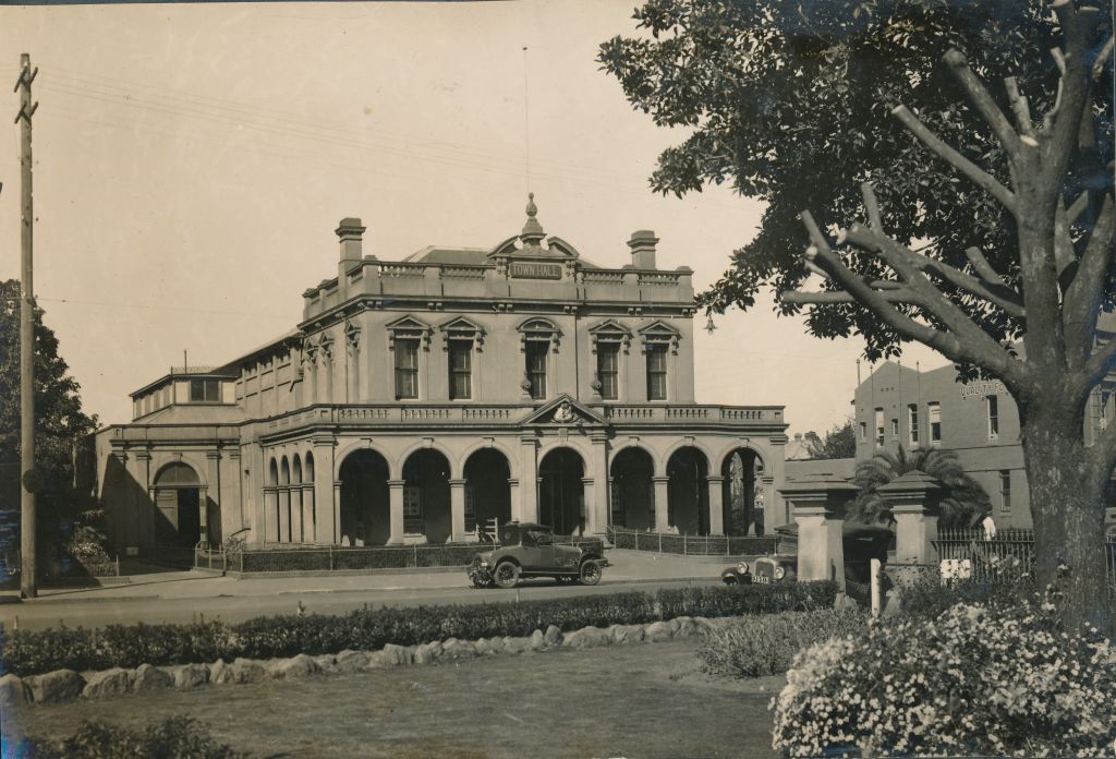 Parramatta Town Hall, circa 1920s - 1930s. City of Parramatta Heritage Archives: ACC198/048.