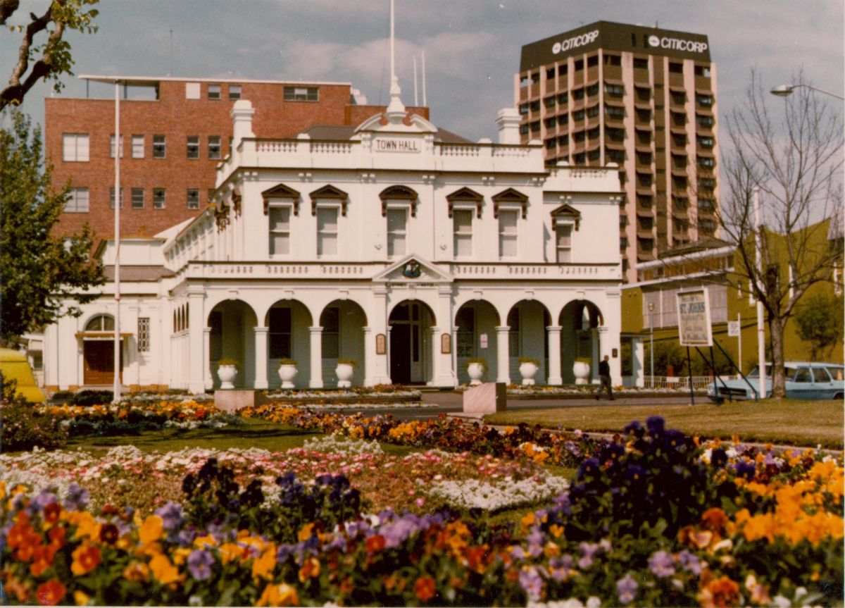 1982 Town Hall