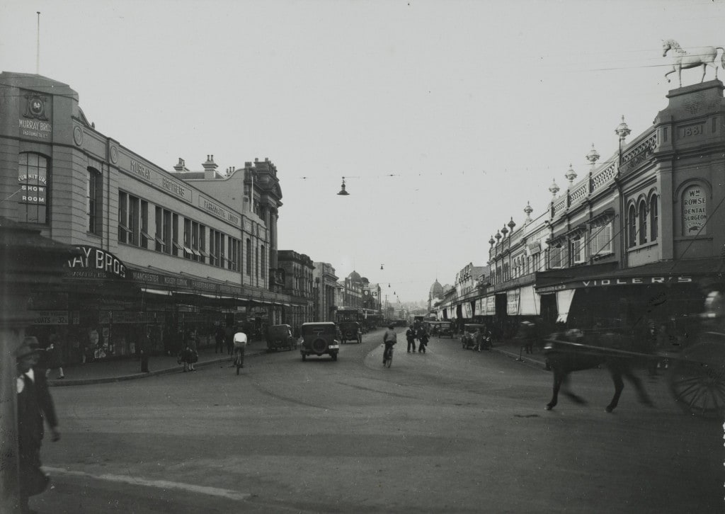 Church Street, Parramatta looking north with the Murray Brothers Department Store on the left and the "horse parapet" on the right, circa 1930